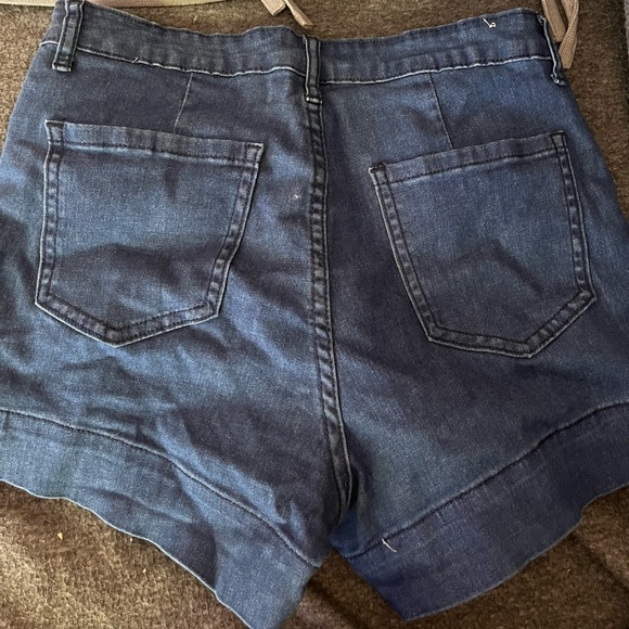Jean Shorts - Picture 4 of 5